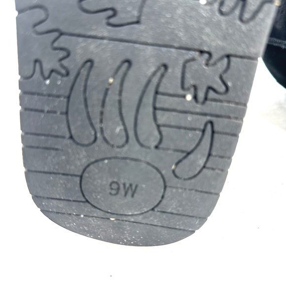 Bearpaw Adele Women Size 9 Wide Black Suede Boot Winter Braided Harness - Picture 8 of 10